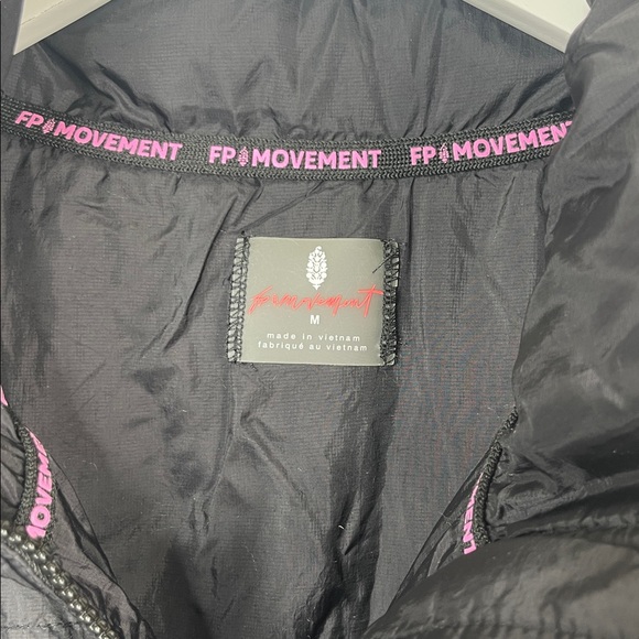 FP Movement In A Bubble Puffer Vest Black Size Medium - Picture 8 of 10